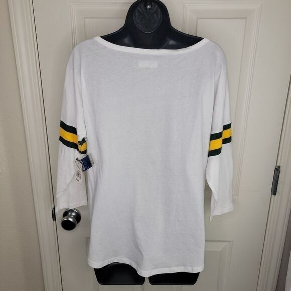 5th & Ocean Women's NWT Oregon Ducks Foil t-shirt large - Picture 4 of 7